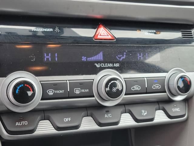 Used 2020 Hyundai Elantra SEL FWD image 25