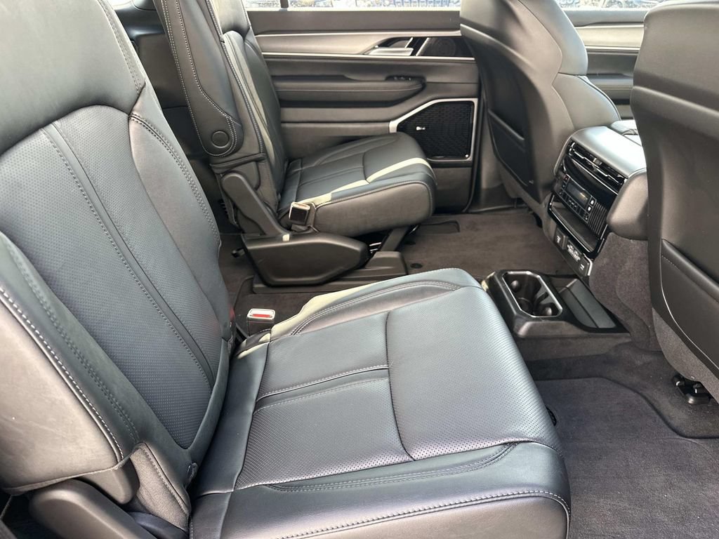 New 2026 Jeep Grand Wagoneer Limited w/ Premium Group II AWD/4WD image 18