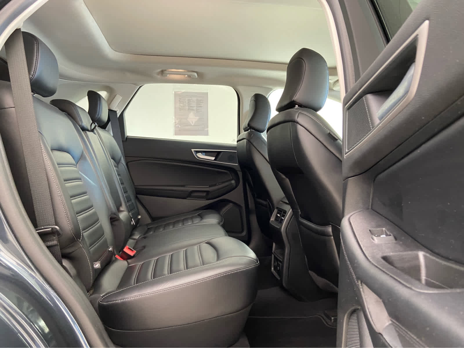 Used 2024 Ford Edge SEL w/ Convenience Package image 18