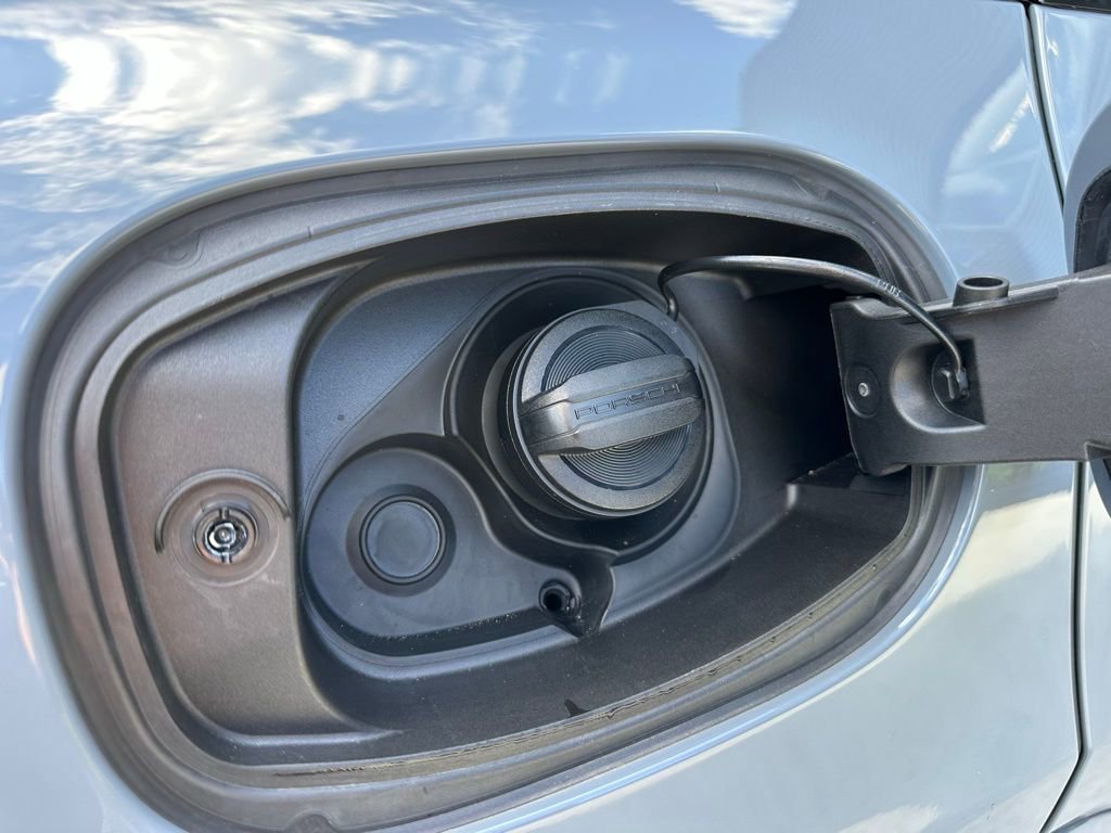 Used 2025 Porsche Cayenne S image 41