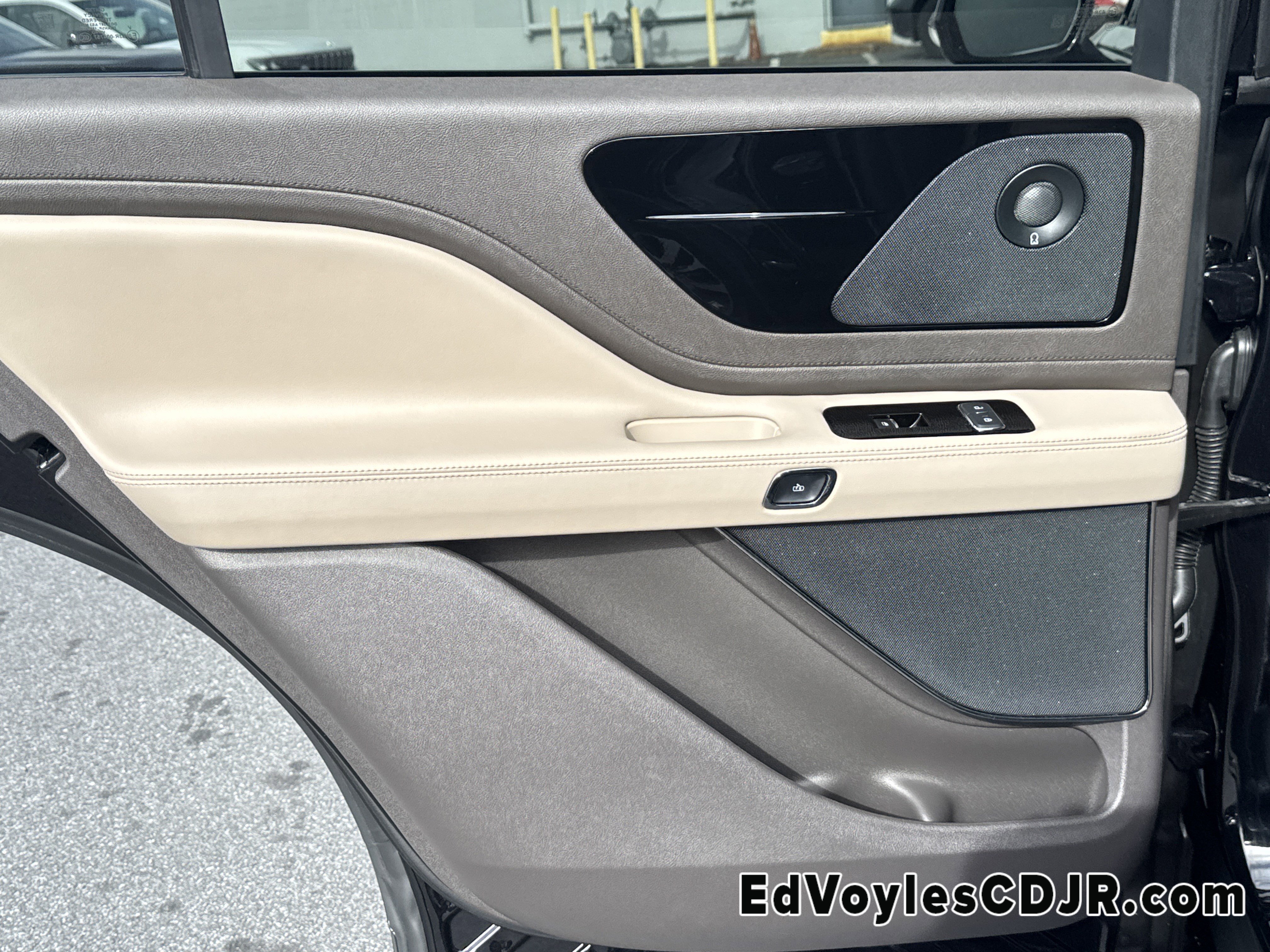 Used 2023 Lincoln Aviator Reserve w/ Equipment Group 201A image 29