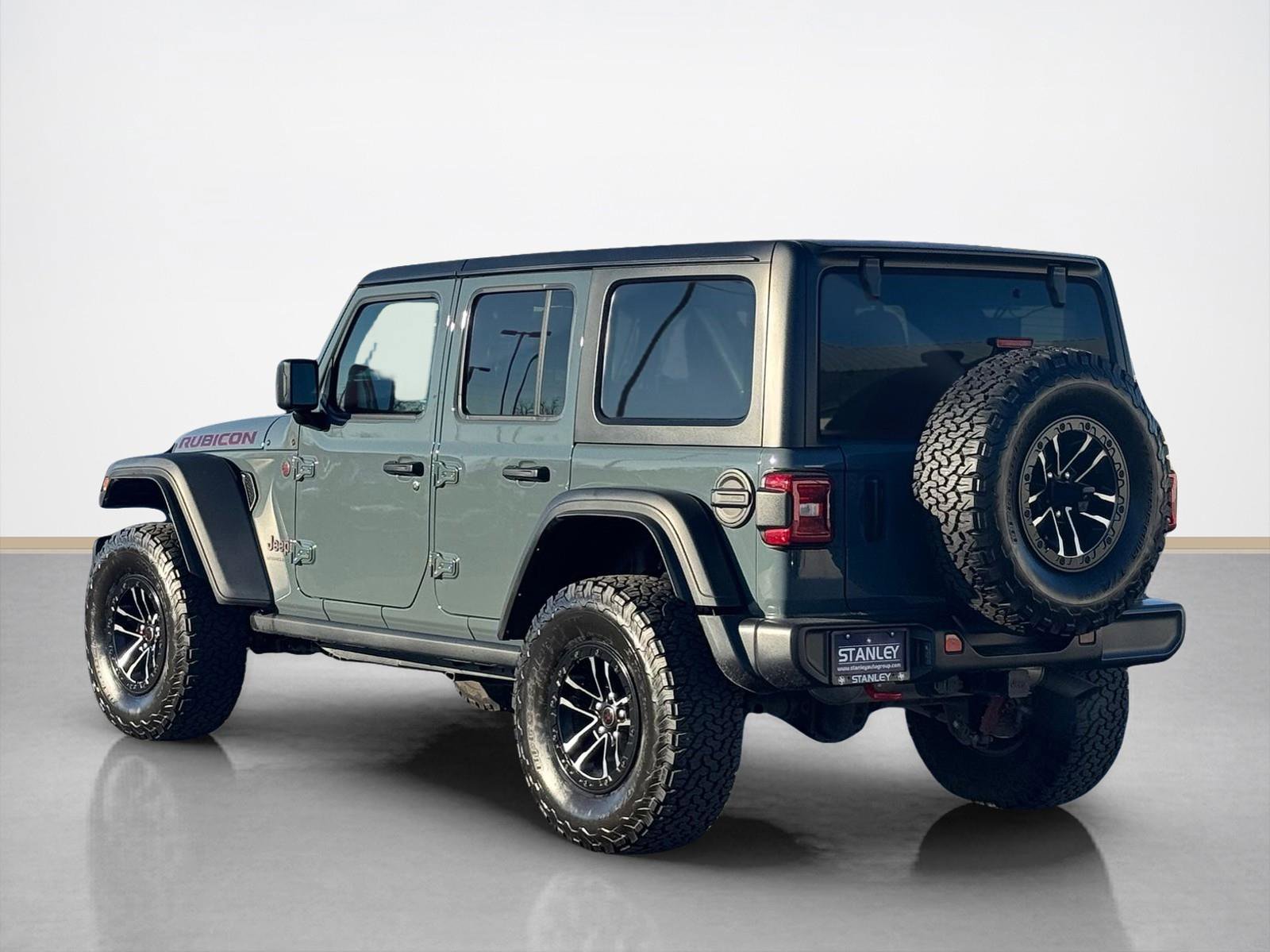 Used 2024 Jeep Wrangler Rubicon w/ XTREMEE 35" Tire Package image 5