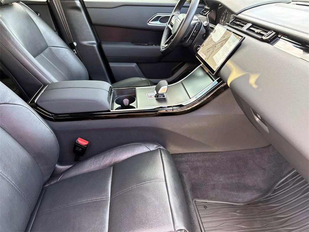 New 2026 Land Rover Range Rover Velar Dynamic SE image 9