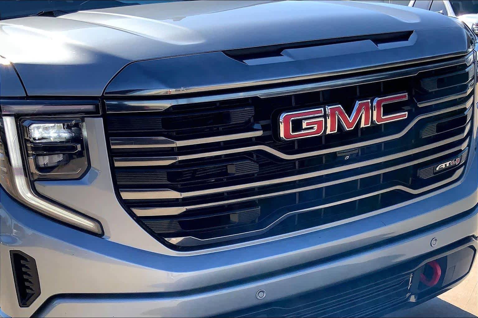 Used 2023 GMC Sierra 1500 AT4 w/ Technology Package AWD/4WD image 29