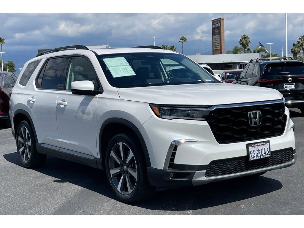 Certified 2025 Honda Pilot Touring image 8