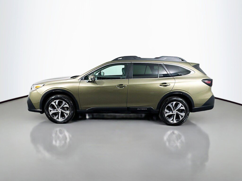 Used 2022 Subaru Outback Limited AWD/4WD image 2