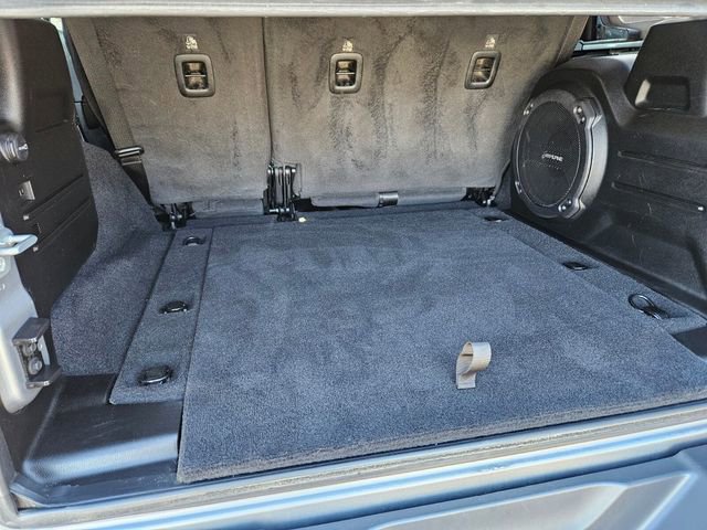 Used 2020 Jeep Wrangler Unlimited Sahara w/ Cold Weather Group AWD/4WD image 15