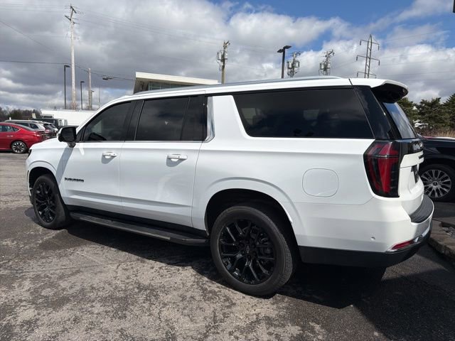 Used 2025 Chevrolet Suburban LS image 3