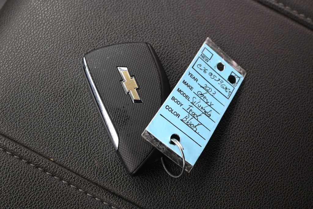 Used 2023 Chevrolet Silverado 1500 LT RWD image 29