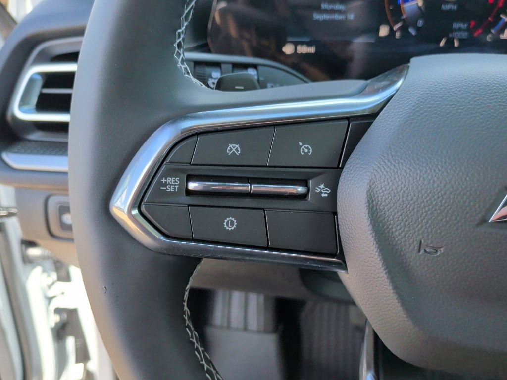 New 2027 Chevrolet Traverse LT w/ Midnight/Sport Edition FWD image 17