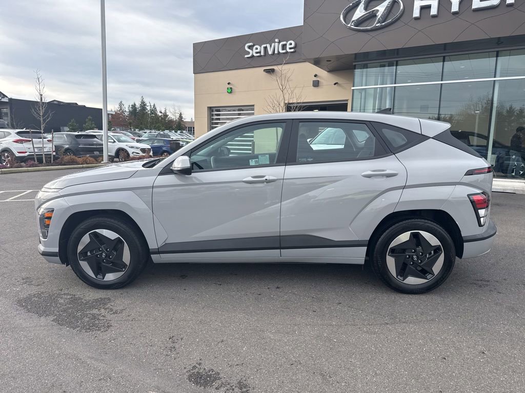 Certified 2024 Hyundai Kona SE image 3