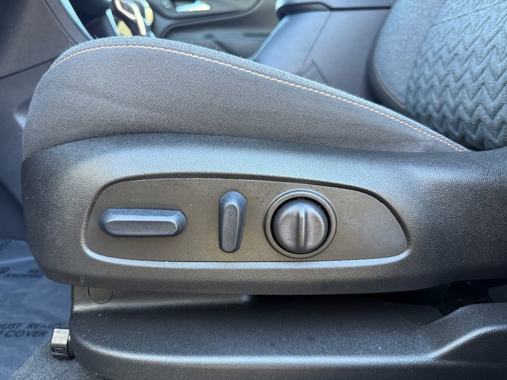Used 2023 Chevrolet Equinox LT AWD/4WD image 10