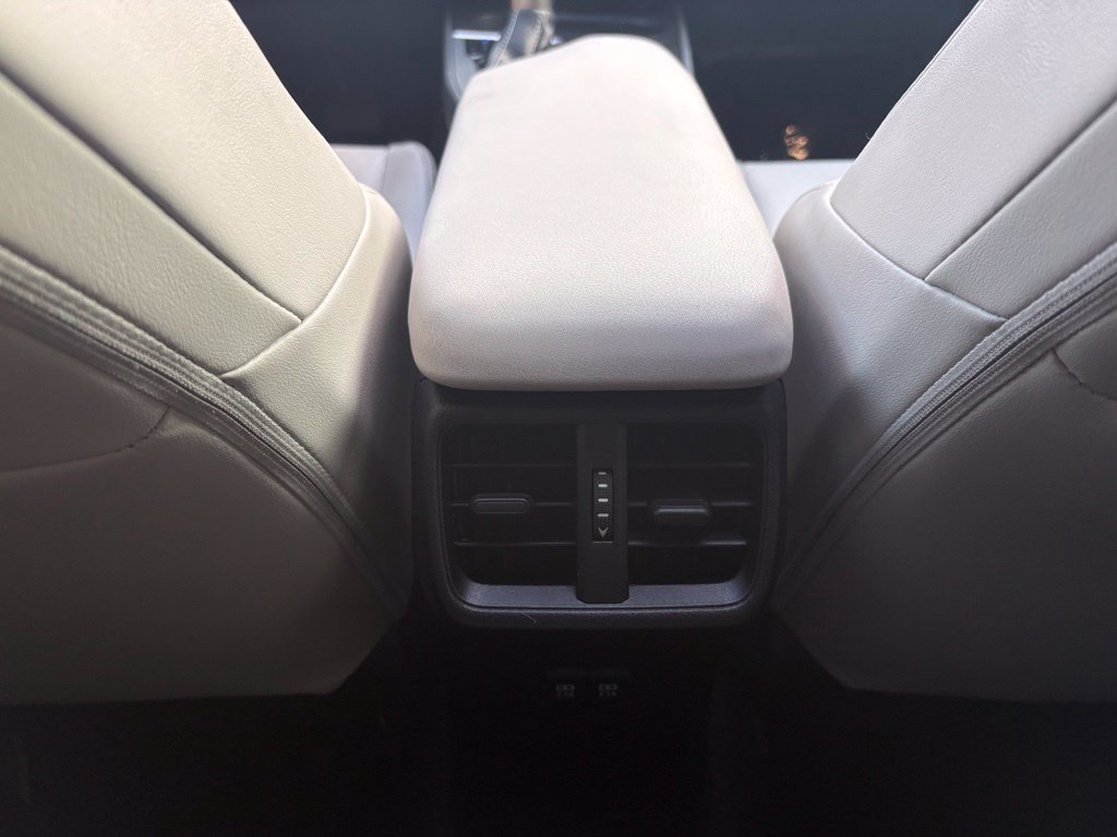 Used 2019 Lexus UX 200 w/ Accessory Package FWD image 27