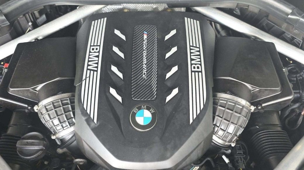 Used 2021 BMW X6 M50i w/ Premium Package AWD/4WD image 30