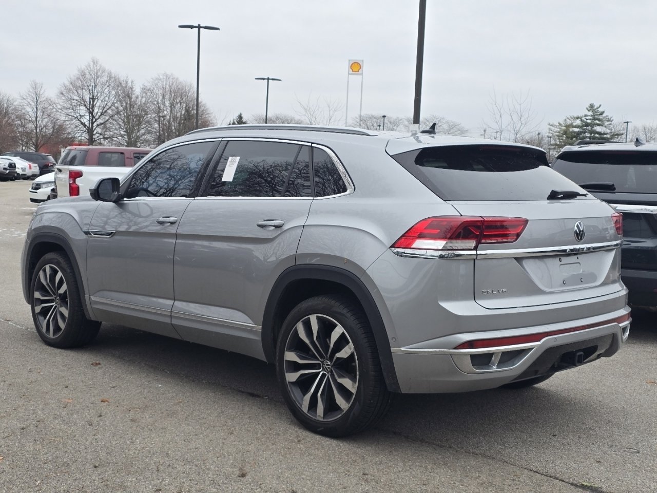 Used 2022 Volkswagen Atlas Cross Sport SEL Premium R-Line image 4
