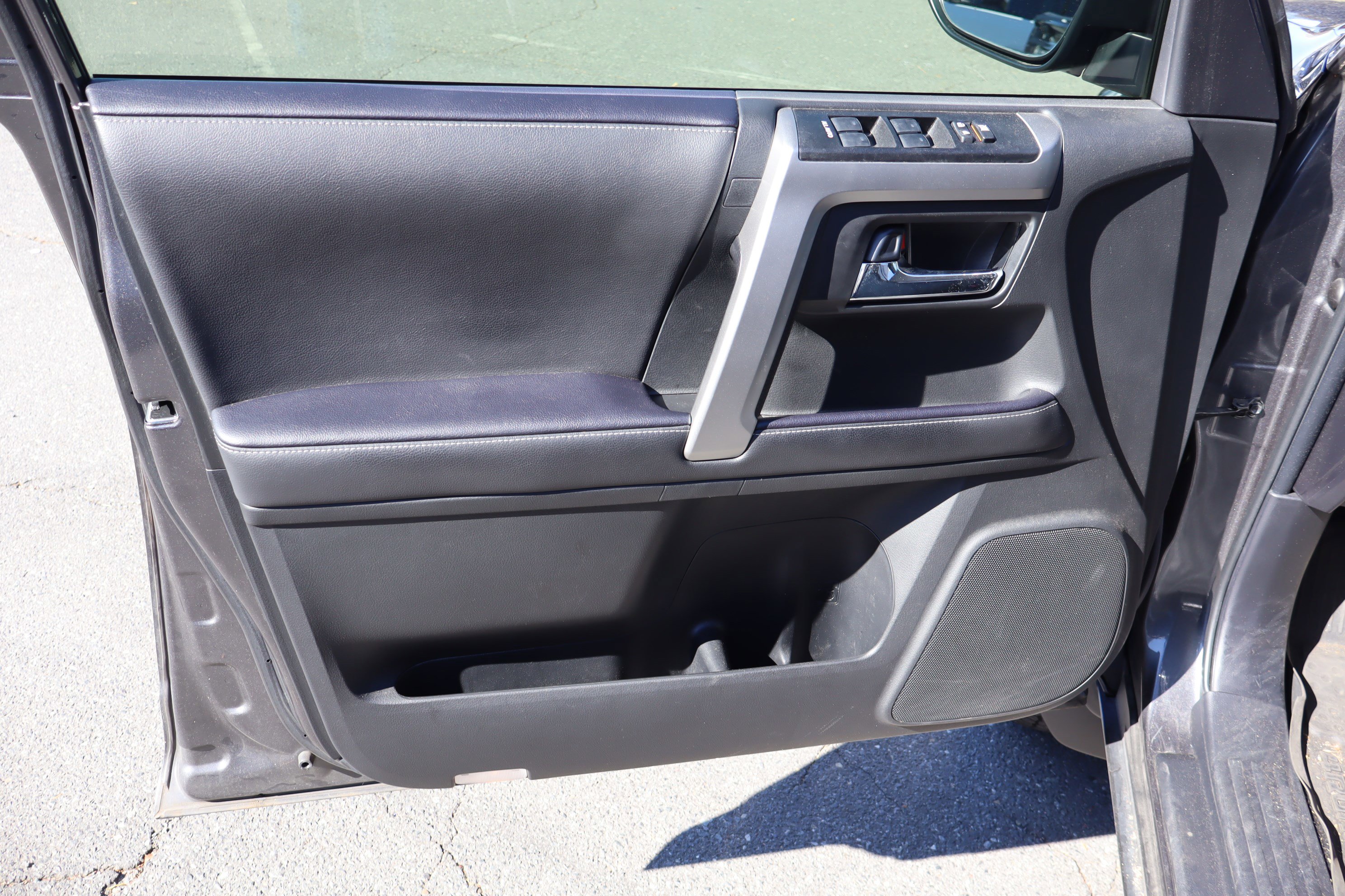 Used 2022 Toyota 4Runner SR5 Premium image 15