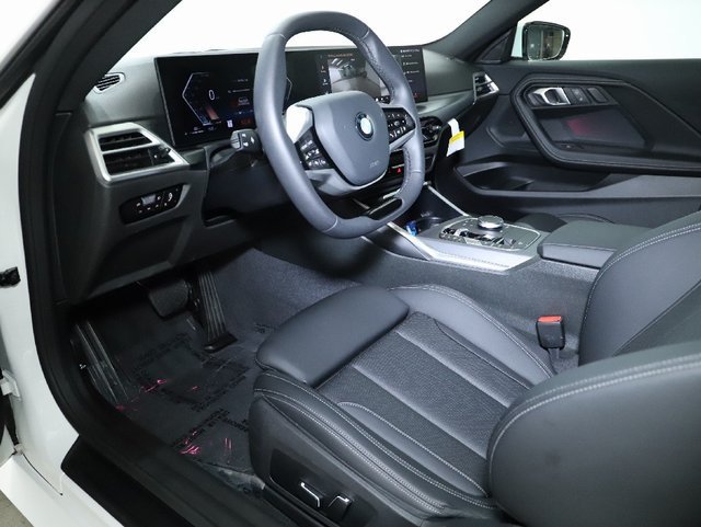 Used 2025 BMW 230i xDrive Coupe w/ Convenience Package AWD/4WD image 19