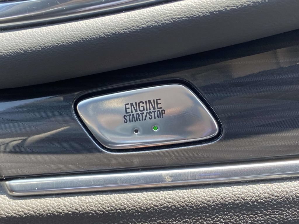Used 2019 Buick Enclave Essence FWD image 35