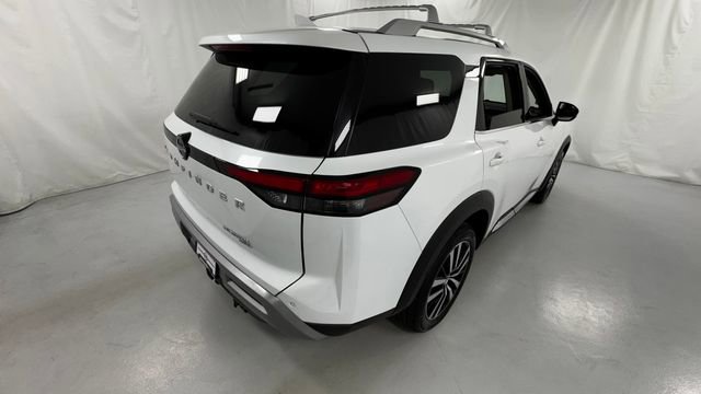 Certified 2025 Nissan Pathfinder Platinum AWD/4WD image 3