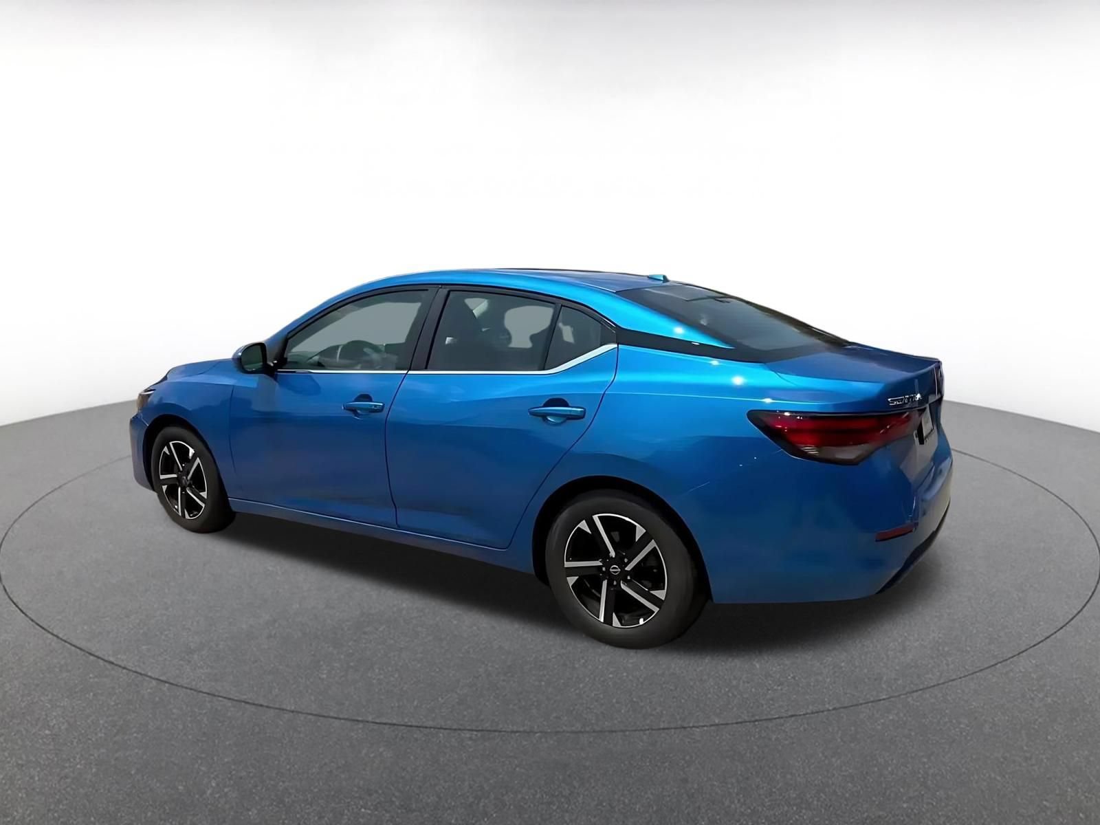 Used 2025 Nissan Sentra SV FWD image 9