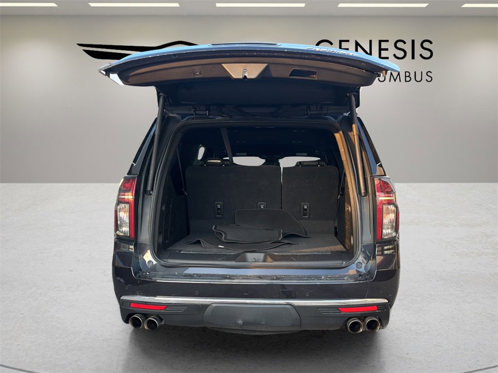 Used 2023 Chevrolet Suburban Premier image 9