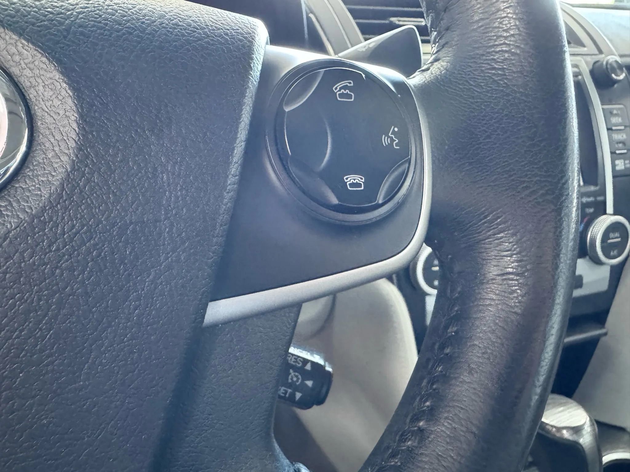 Used 2014 Toyota Camry XLE image 23