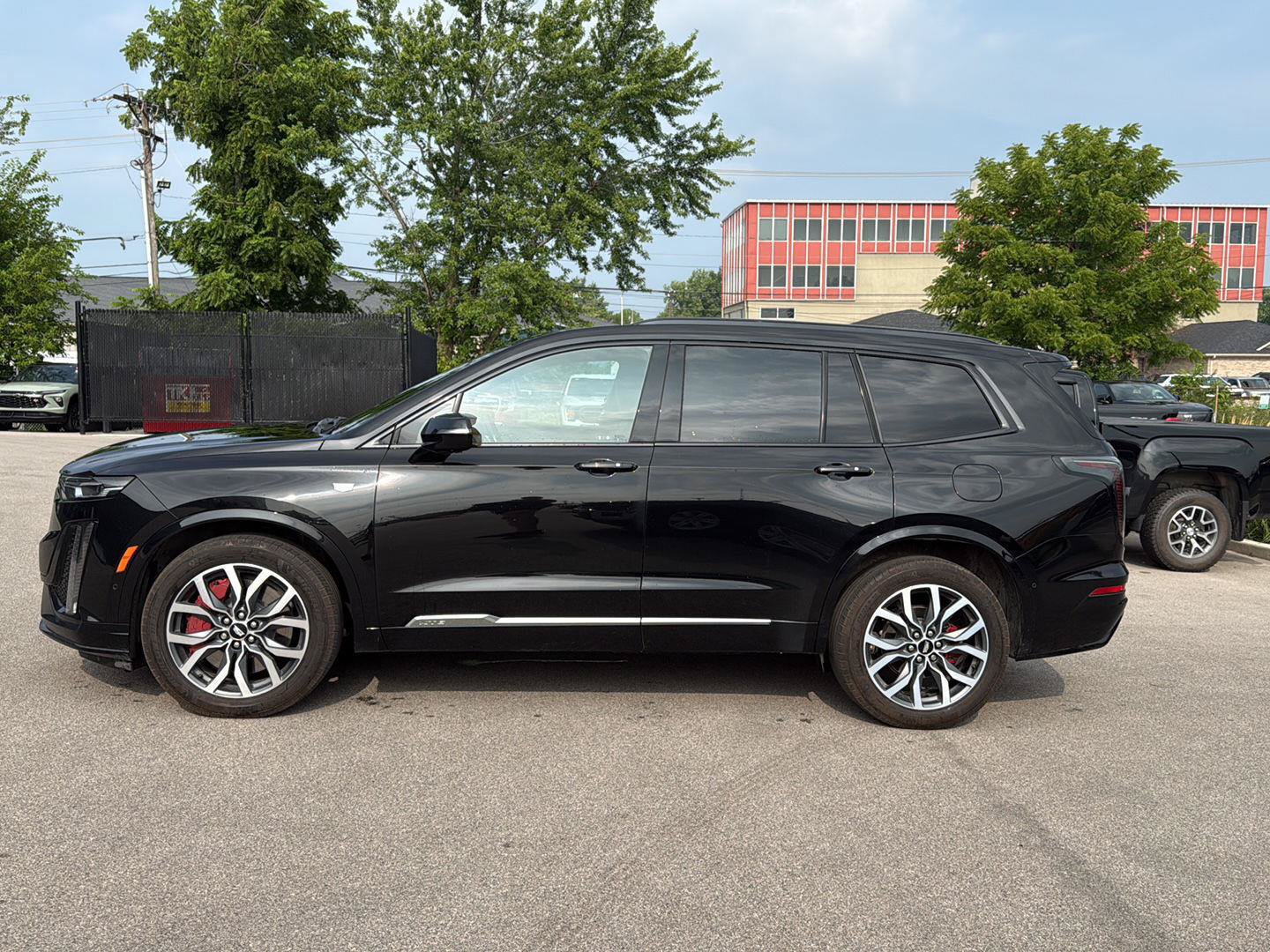 Used 2024 Cadillac XT6 Sport w/ Technology Package AWD/4WD image 6