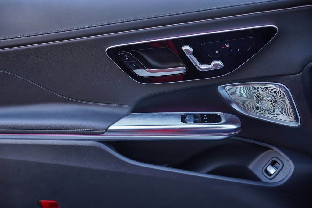 Used 2024 Mercedes-Benz CLE 300 4MATIC Coupe image 33