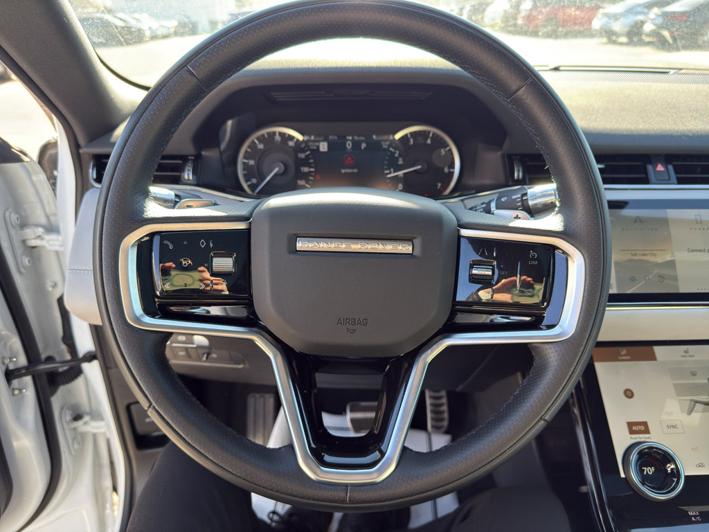 Used 2022 Land Rover Range Rover Evoque R-Dynamic SE image 15