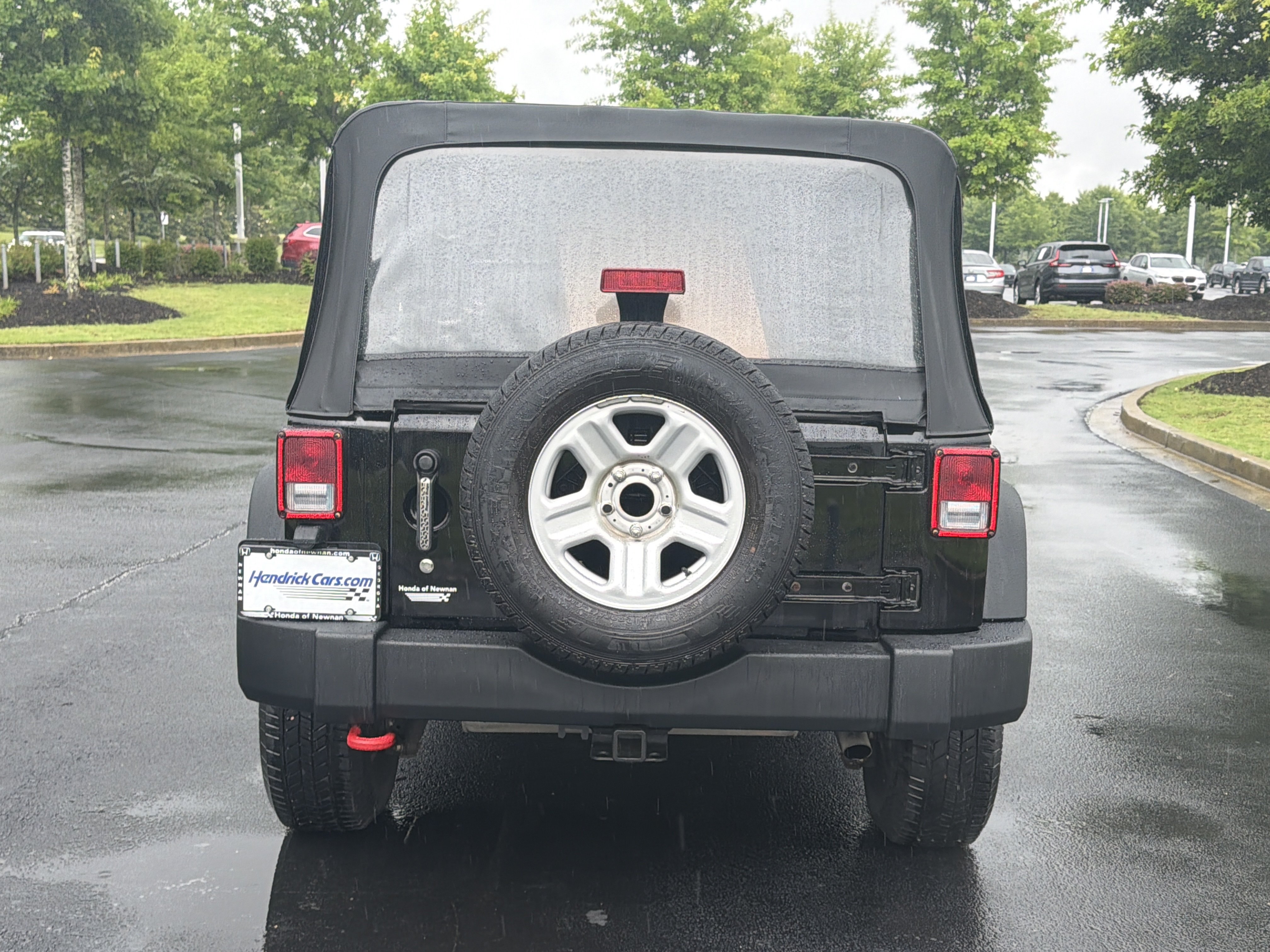 Used 2016 Jeep Wrangler Unlimited Sport w/ Connectivity Group AWD/4WD image 8