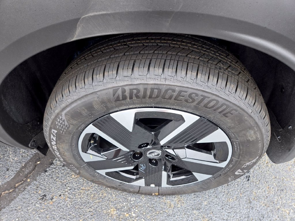 New 2027 Nissan Kicks SV AWD/4WD image 7