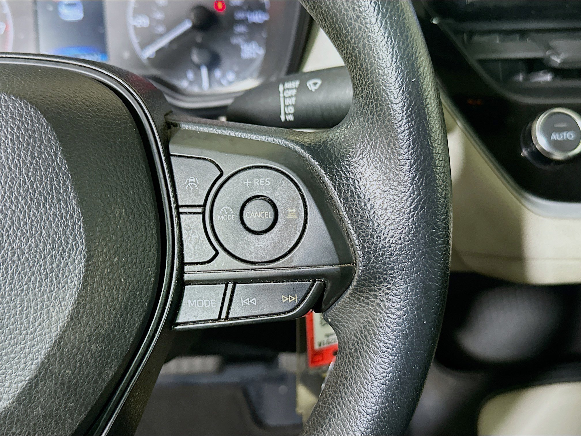 Used 2024 Toyota Corolla LE FWD image 17