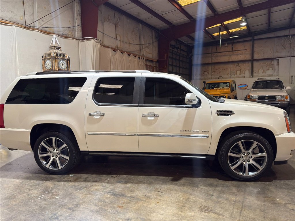 Used 2010 Cadillac Escalade ESV Premium AWD/4WD image 26