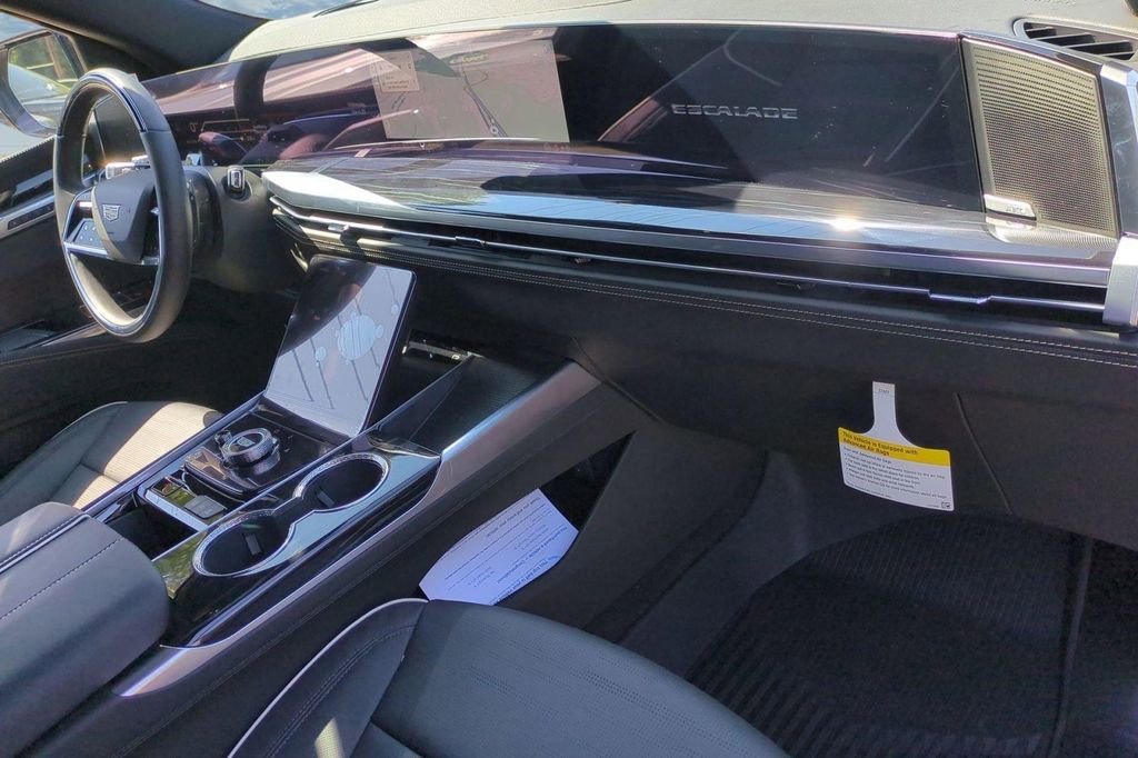 Used 2026 Cadillac Escalade ESV Sport w/ Touring Package image 16