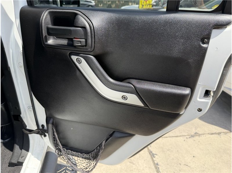 Used 2015 Jeep Wrangler Unlimited Sport AWD/4WD image 25
