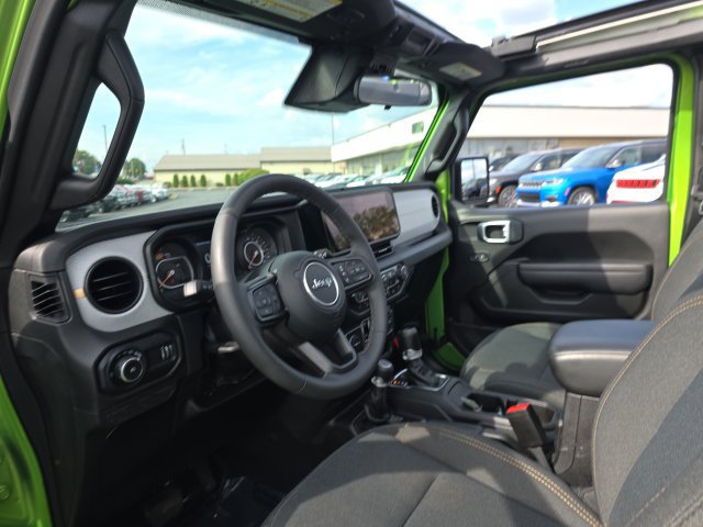 Used 2025 Jeep Wrangler Unlimited Sport AWD/4WD image 19