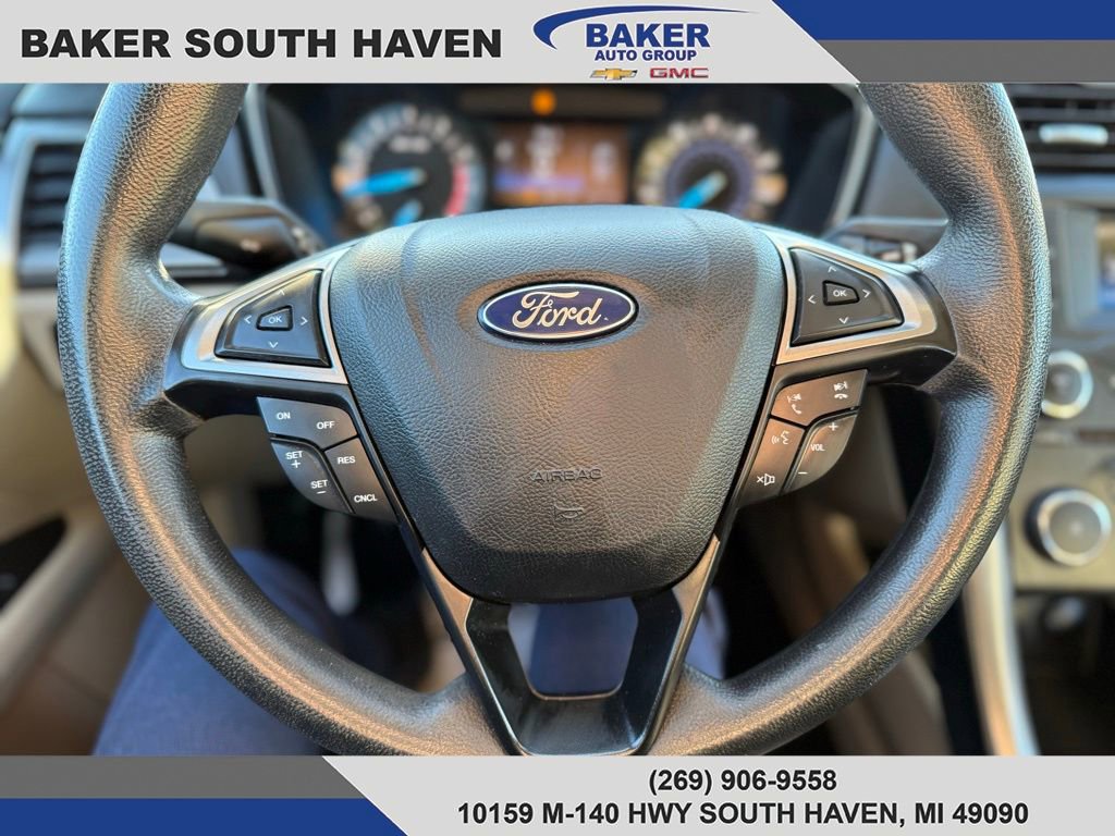 Used 2017 Ford Fusion SE image 13