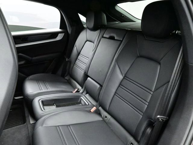 Certified 2025 Porsche Cayenne Coupe AWD/4WD image 14