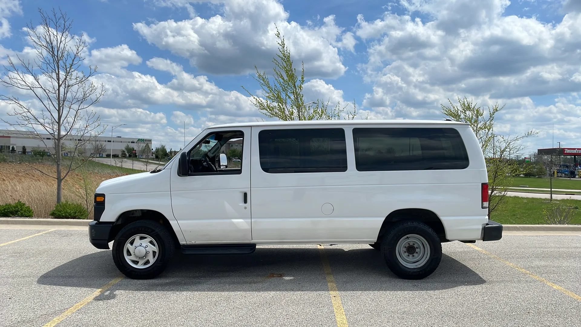 Used 2013 Ford E-350 and Econoline 350 Super Duty w/ Crew Van Pkg RWD image 8