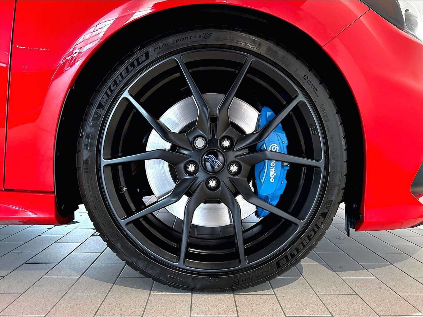 Used 2018 Ford Focus RS AWD/4WD image 14