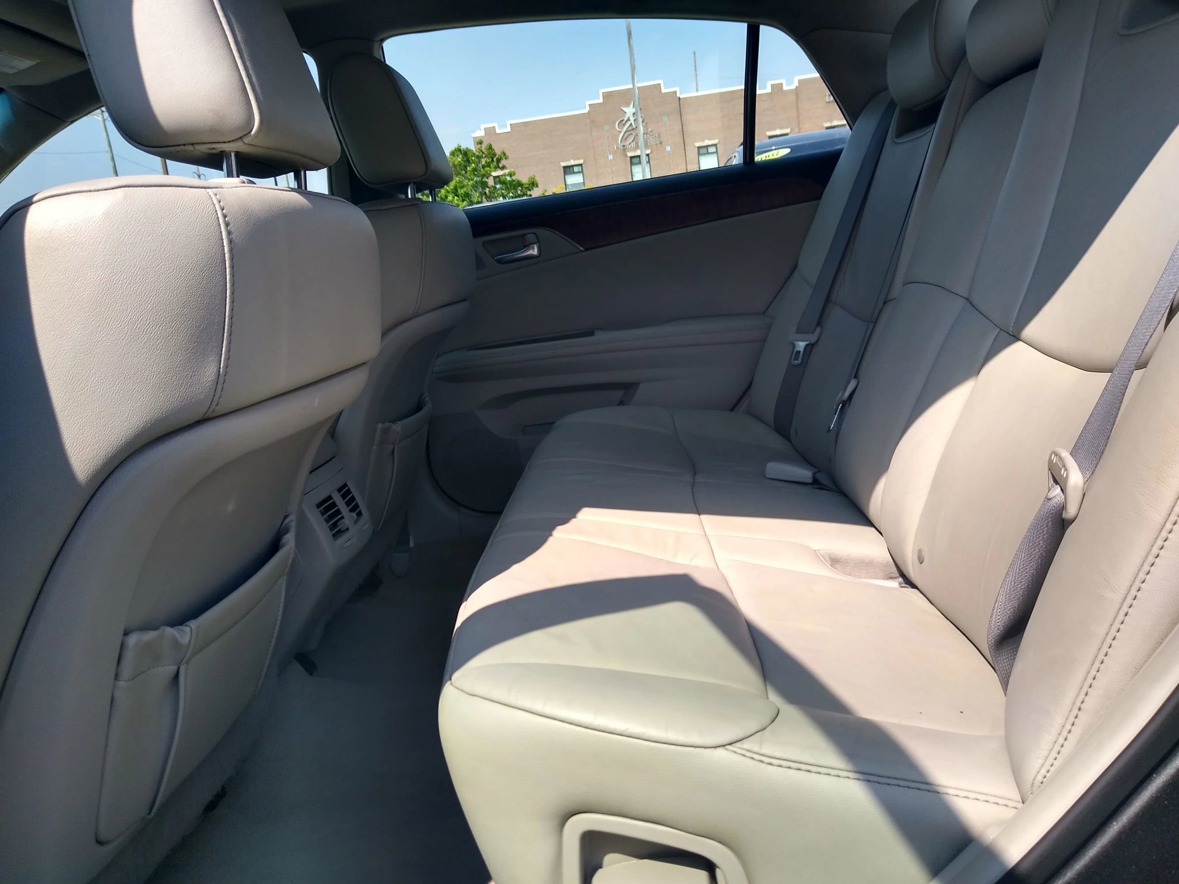 Used 2012 Toyota Avalon image 16