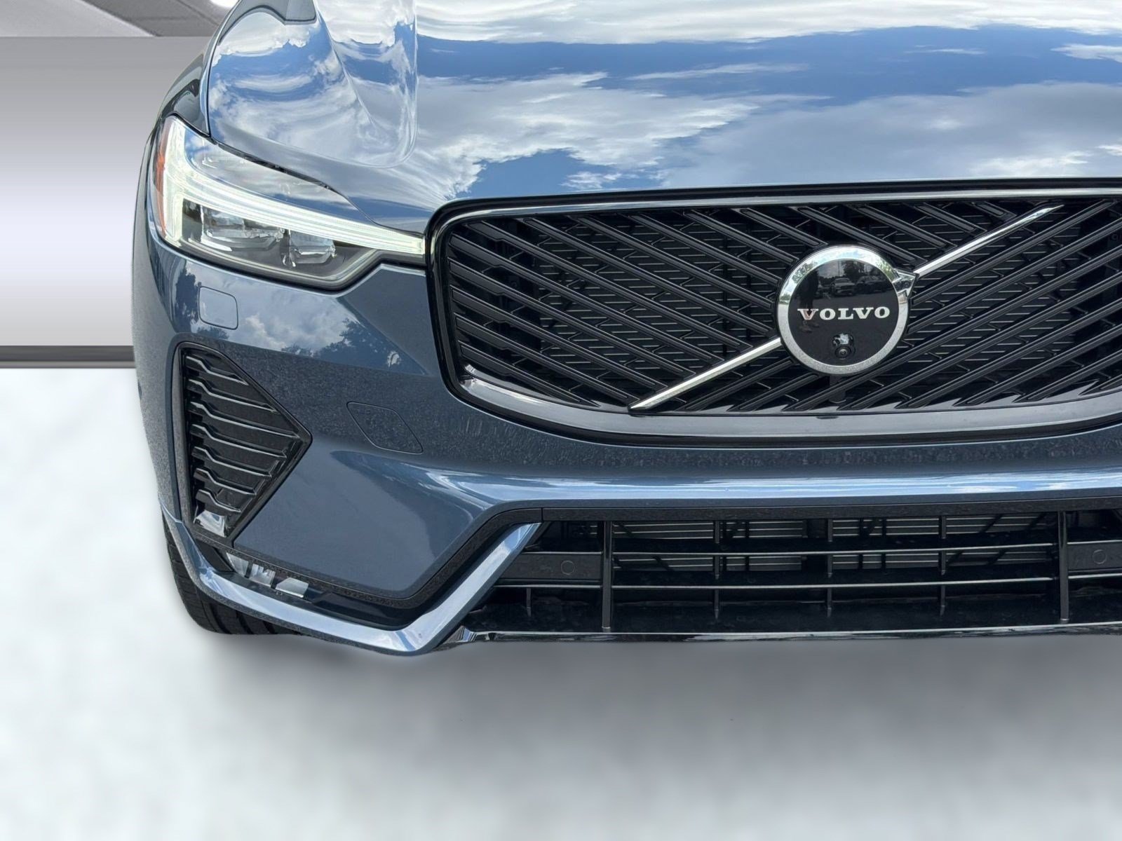 New 2026 Volvo XC60 B5 Plus w/ Protection Package Premier AWD/4WD image 29