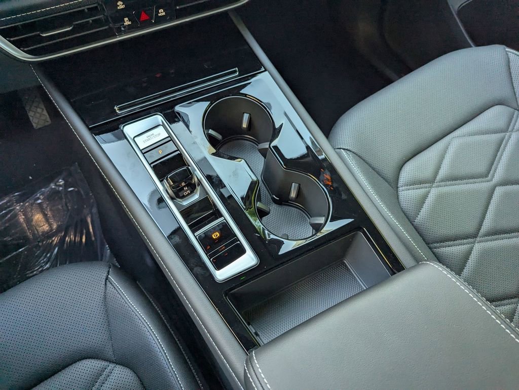 New 2026 Volkswagen Atlas SE image 13