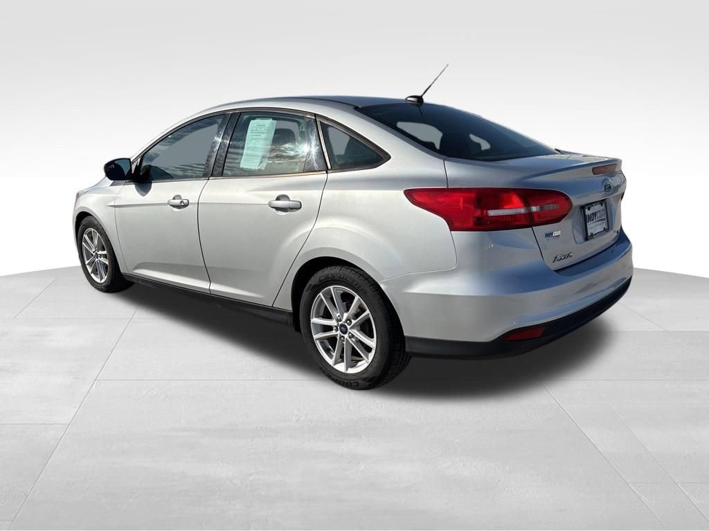 Used 2015 Ford Focus SE image 3