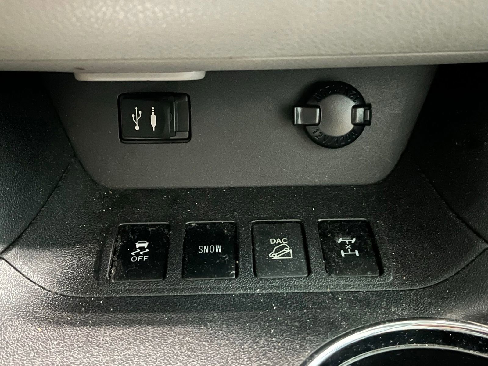 Used 2015 Toyota Highlander XLE AWD/4WD image 24