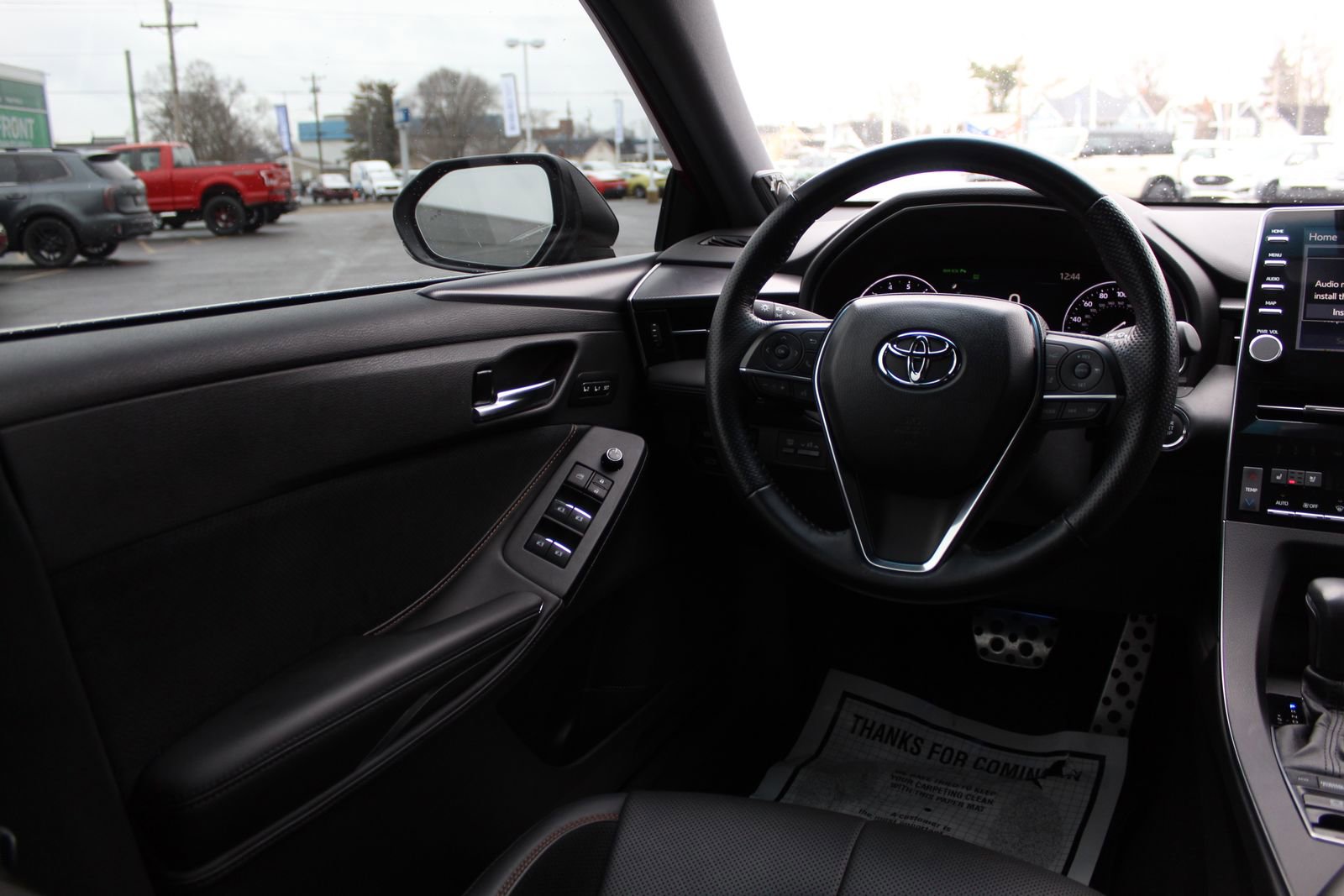 Used 2022 Toyota Avalon Touring image 10