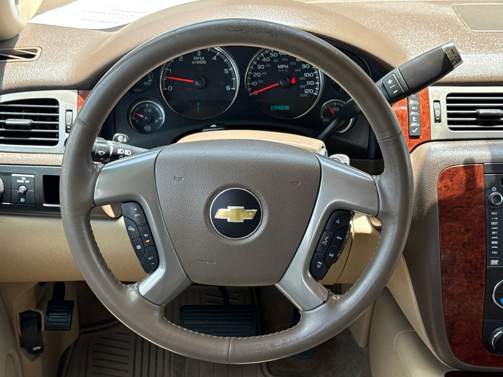 Used 2013 Chevrolet Suburban LTZ RWD image 16