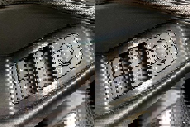 Used 2023 Nissan Rogue S image 39