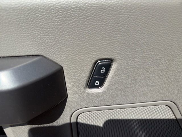 Used 2017 Ford F150 XLT w/ Equipment Group 302A Luxury image 16