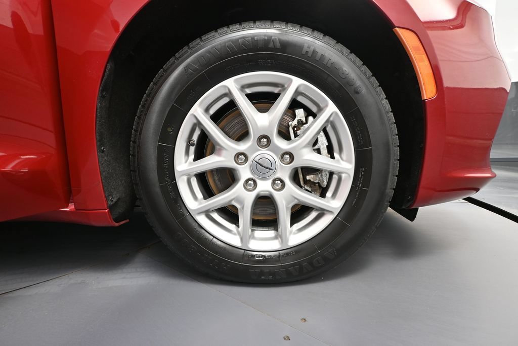Used 2024 Chrysler Pacifica Touring-L FWD image 15